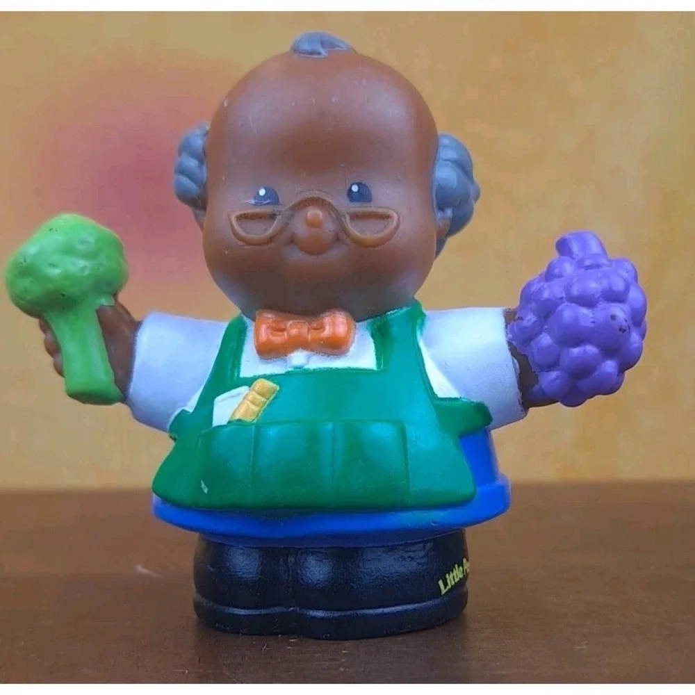 Fisher Price Little People Sam Grocer Man African American Grapes Grocery Store